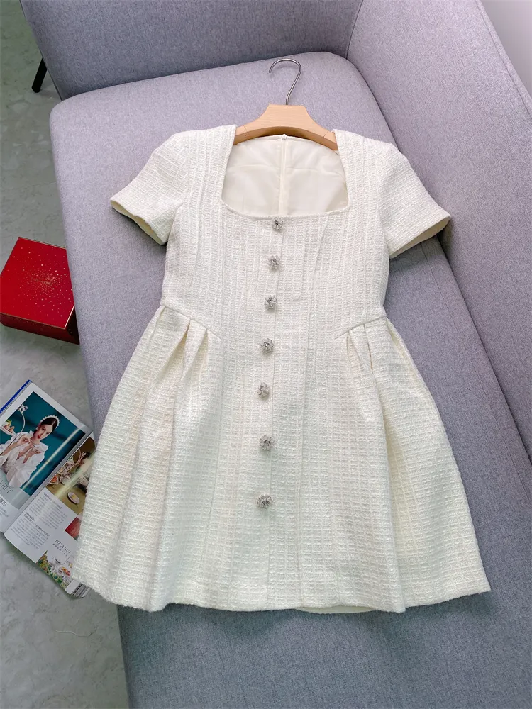 Lente zomer ivoor vaste kleur pile tweed jurk korte mouw schep halslijn knopen met één borsten casual jurken w4A090401
