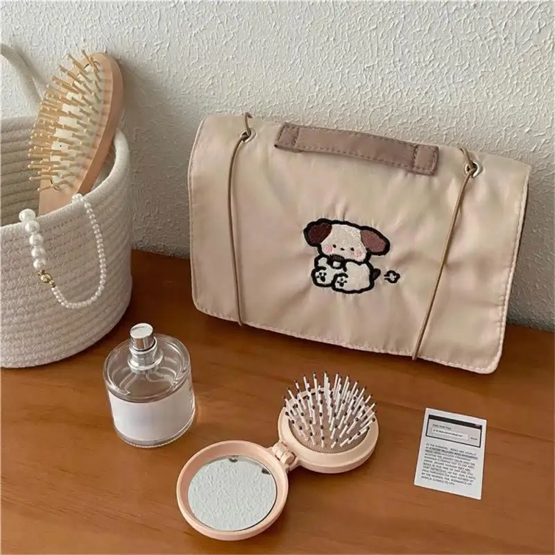 Bolsas de almacenamiento de gran capacidad Bag Cosmetic Cartoon Lavado portátil Diseño liviano Nylon de viaje de maquillaje fresco y dulce
