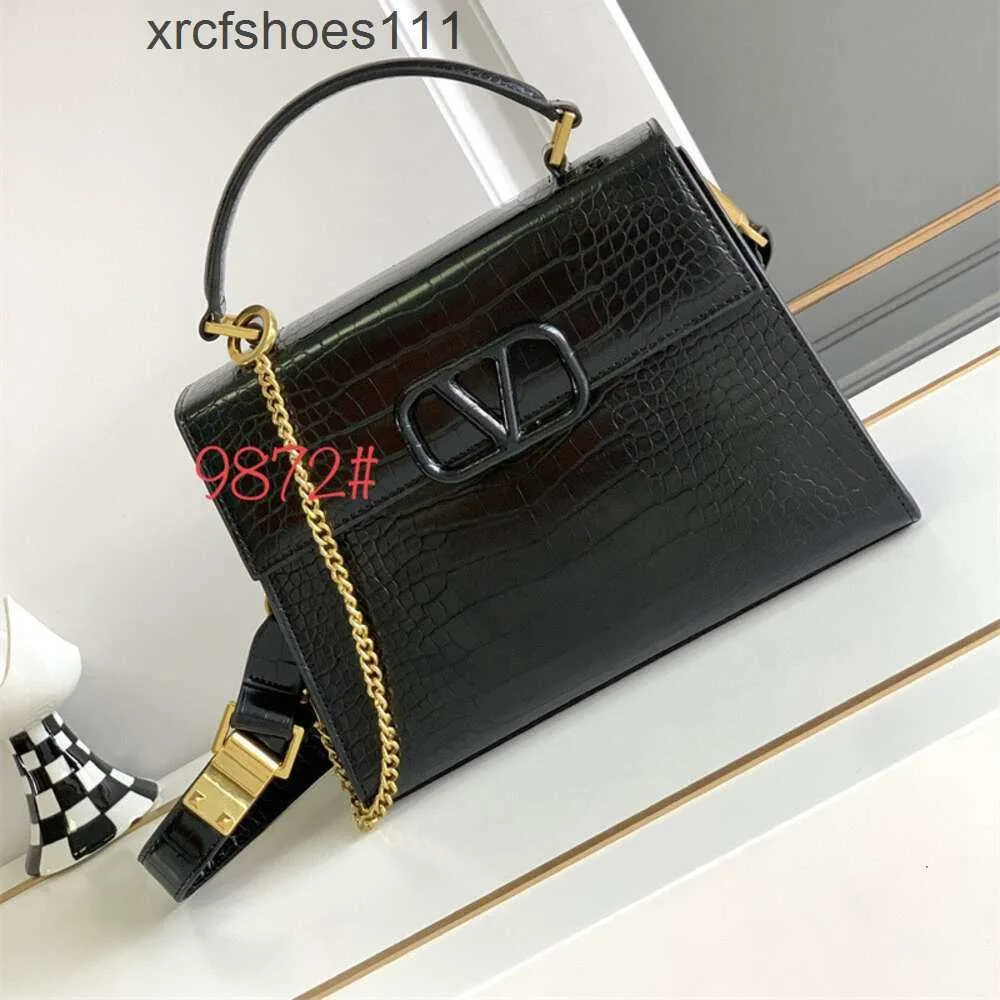 Style Light Napa Official VSLING Product Luxury Lady Pared Leather Runway Stud Buckle Bags High-End Crocodile Womens Pattern Valentnno New Handbag Bag D2rn Xdyk