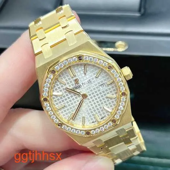 Designer AP Wrist Watch Royal Oak Series Watch Women's Watch 33mm Diametro Quartz Movimento in acciaio Gold Gold Orologio da uomo Luxury 67651ba.1261Ba.01