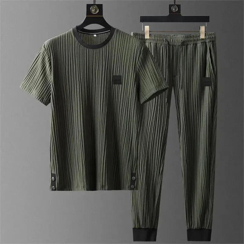 Summer Ice Silk Casual Sports Suit Mens Pleated Thin T Shirt Pants Two Piece Set Mens High Quality Breattable Tracksuit 240409