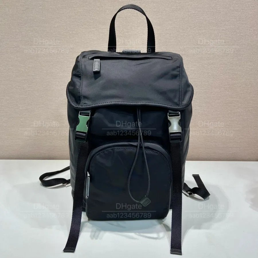 DHgate Top Quality Leather Backpack Luxury Designer Bag for Men and Women Large Capacity Classic Design Original Gift Box Bags Luggage Accessories