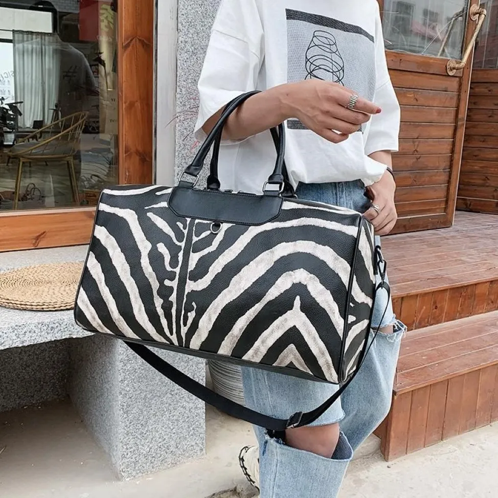 Duffel Bags Zebra Print Women's Travel Bag Large Capacity Handbag Leather Stripe Duffle Big Tote Weekend Overnight Gym For Wo248W