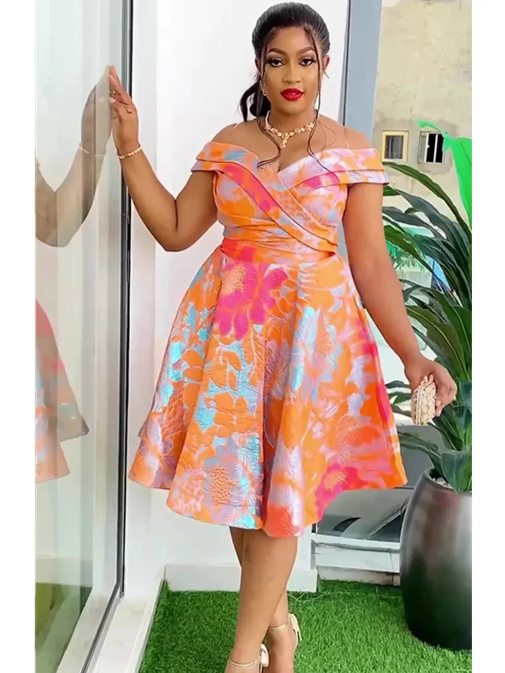 Elegantes Vestidos Africanos Para Mujeres Moda De Verano De La Primavera Africa Ropa Fuera De La Noche De La Noche Del Hombro Midi Ross 240319 De 45 82 DHgate