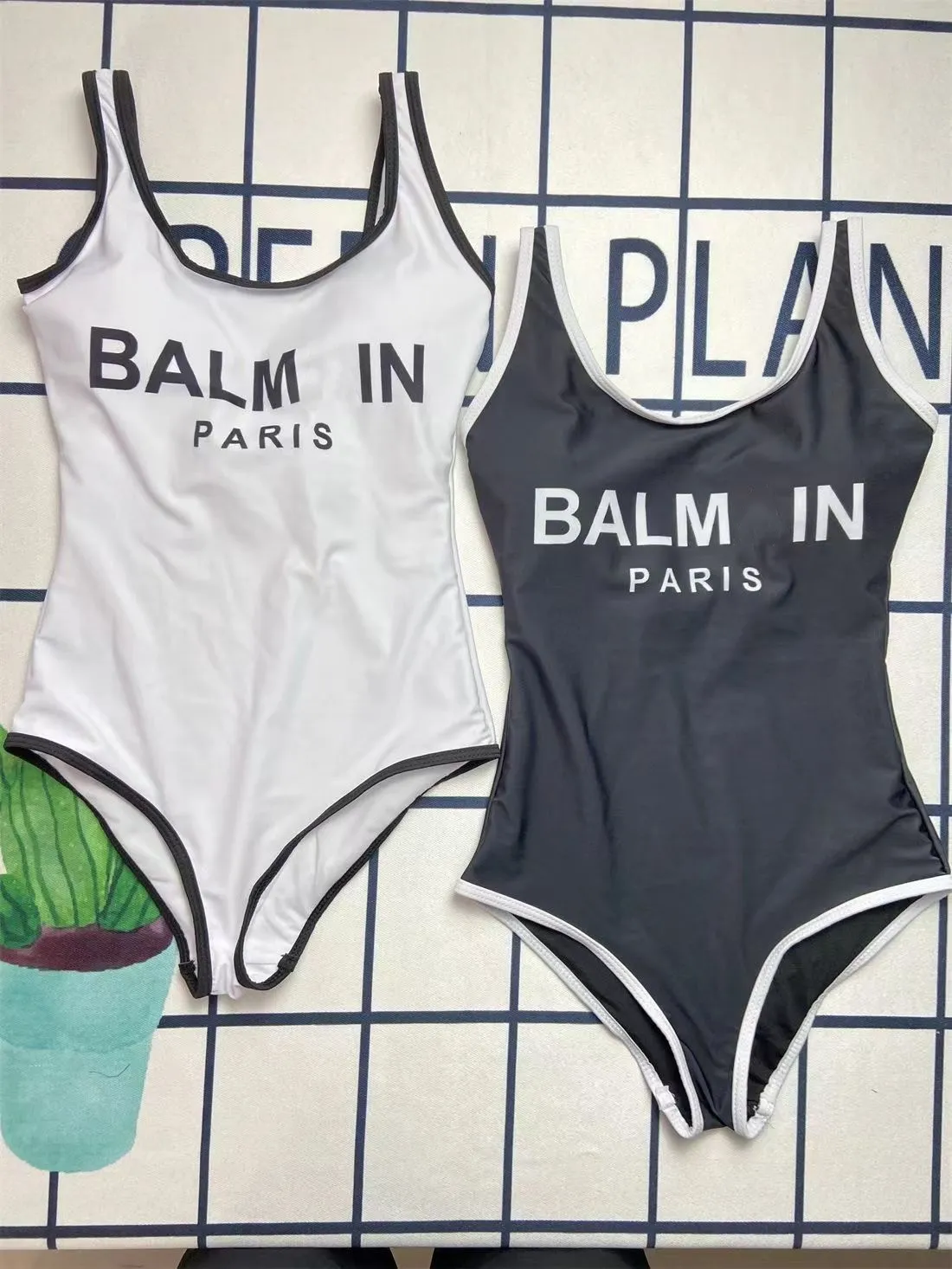 Women's Swimwear Designer Dames high-end alfabet dames uit één stuk zwempak gevulde zwempak conservatieve strandmode damesvakantie zwempak
