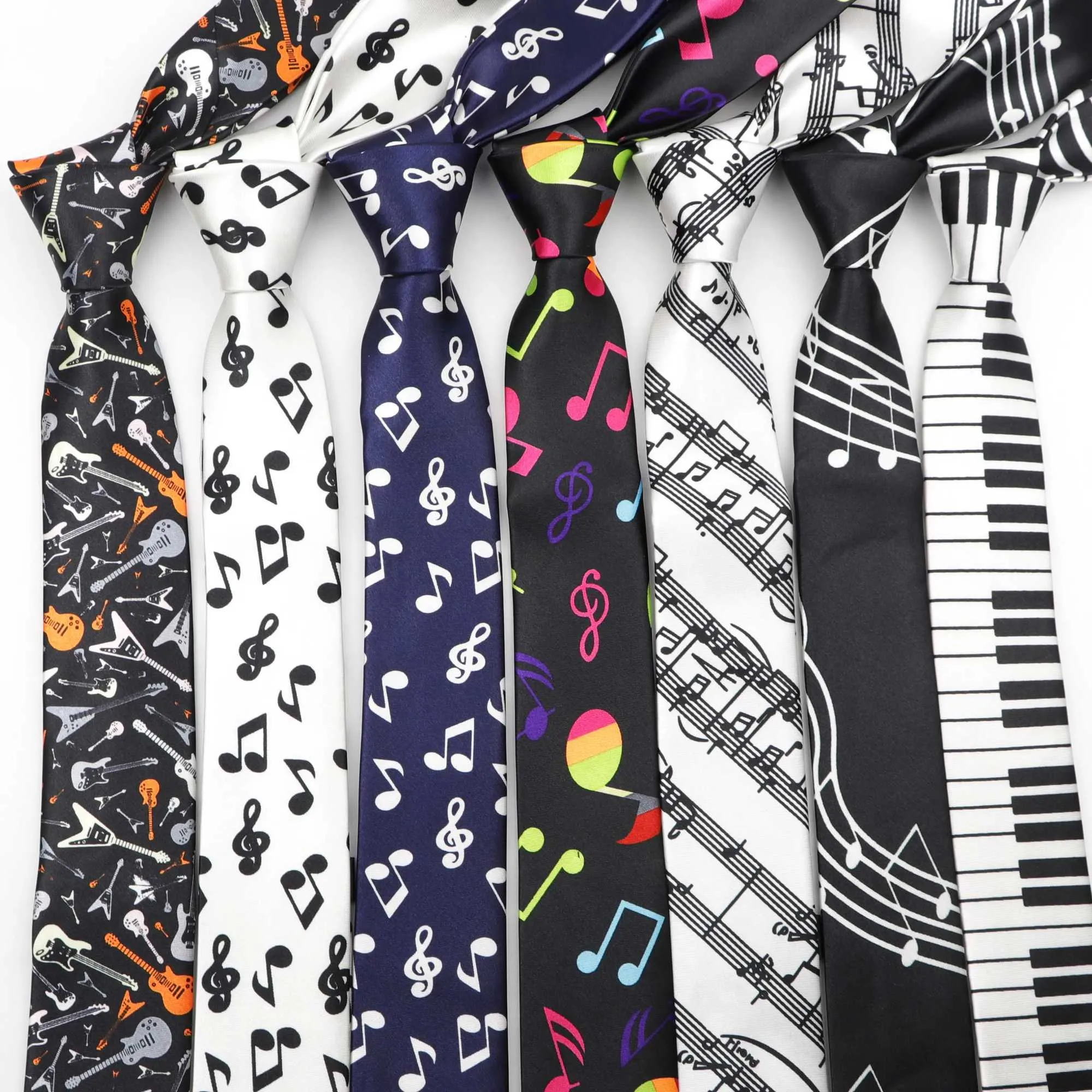 Neck Dies Classic Fashion Mens Tugter Tie Tie Clorful Music Notes Printed Piano Guitar Polyester 5cm Wide Party Party Accessoriesc240410