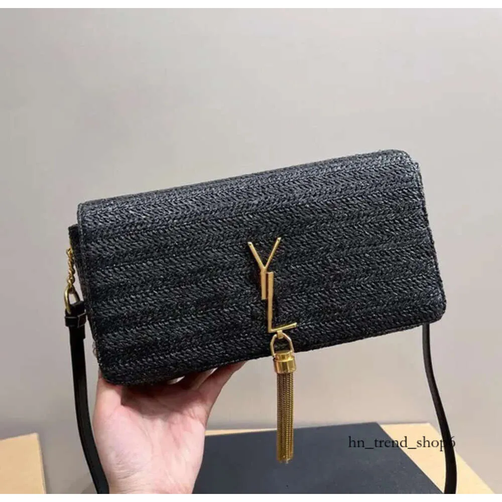 Kadın örgü haberci çanta saman omuz crossbody cüzdan yüksek kaliteli çanta çantası moda altın donanım mektup püskül dekorasyon zinciri debriyaj kanat çantaları 884 550