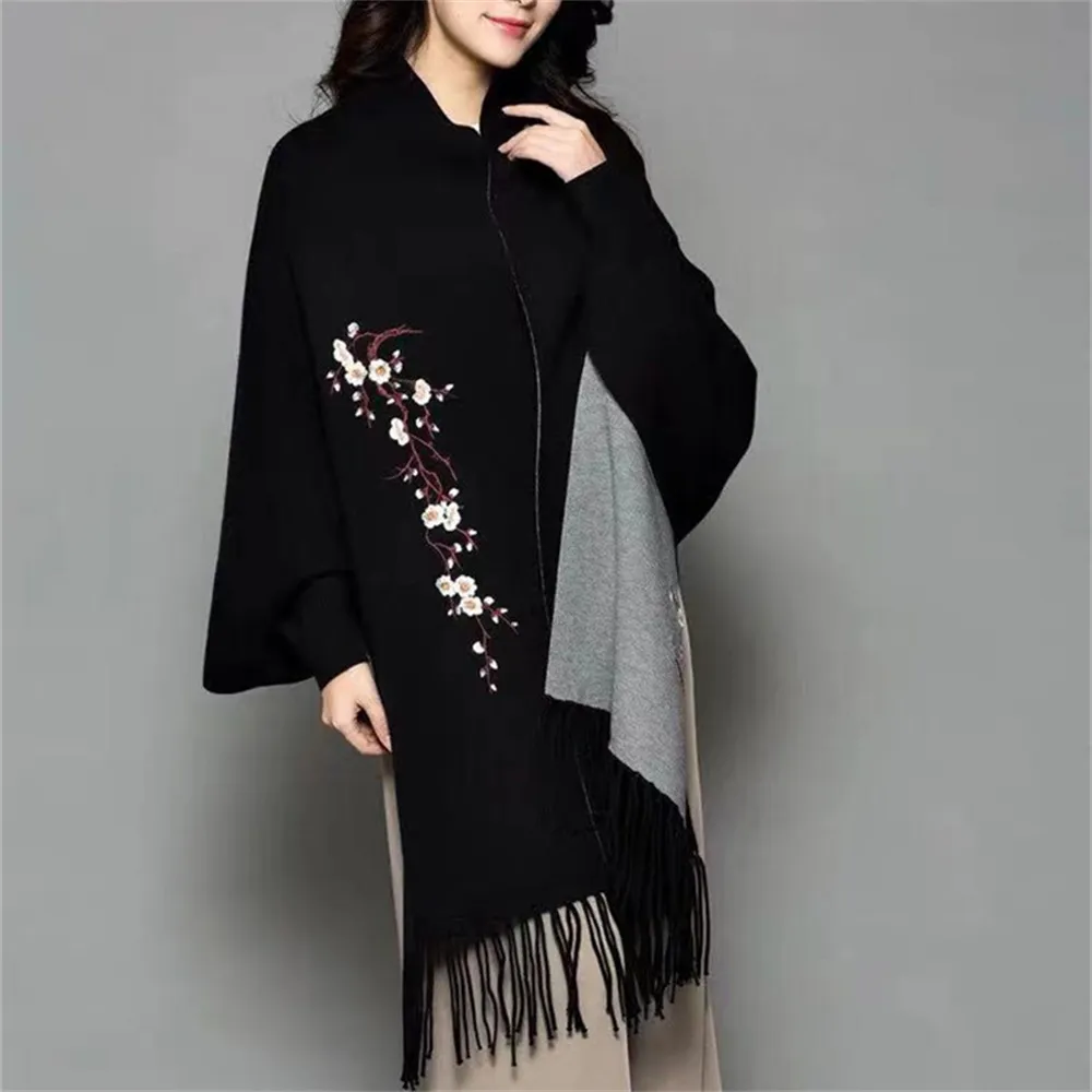 HYKE COMMAND SWEATER PONCHO HYKE COMMAND SWEATER PONCHO