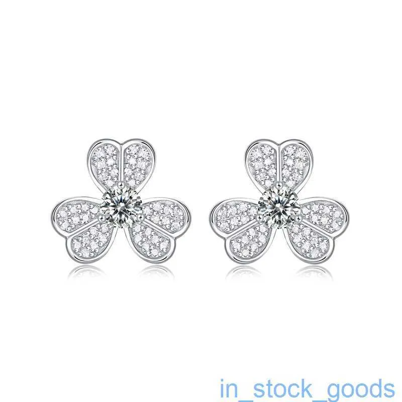 Édition Seiko Brands d'oreilles Vancefe NOUVEAUX petites petites fraîches Clover Lucky Moisanite Silver plaqué 18k Gold Designer Brand Logo Grave Boucle d'oreille