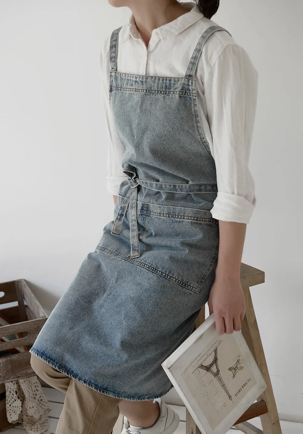 Dżinsy fartuch, unisex regulowane dżinsowe pinafore, japońskie modne malarstwo studio ogrodnictwo kawiarnie gotowanie kuchni pieczenia