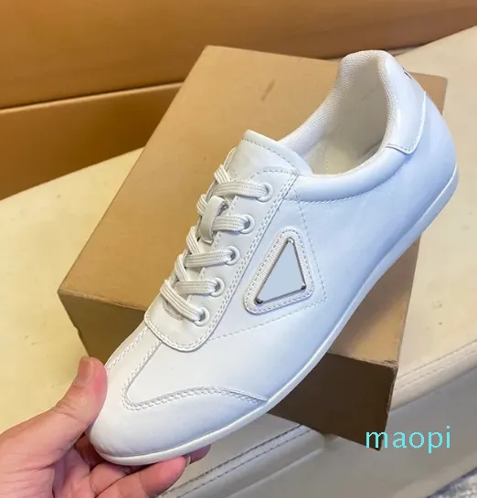 Classic Calfskin Oxford Bowling Shoes For Men With Metal Triangle Sign