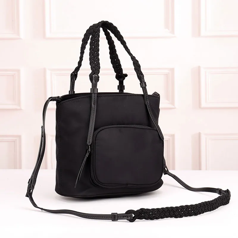 Kvinnor vävt handtag crossbody väska på väskan designer väska svart triangel pradre nylon axel väska handväska högkvalitativ multifunktionell portfölj handväska