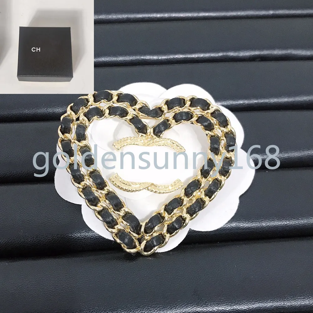 Coeur broches de créateur de marque Brooch 18k Gold Letter Pins broches bijoux hommes femmes incrustation cristal broche cape boucle not