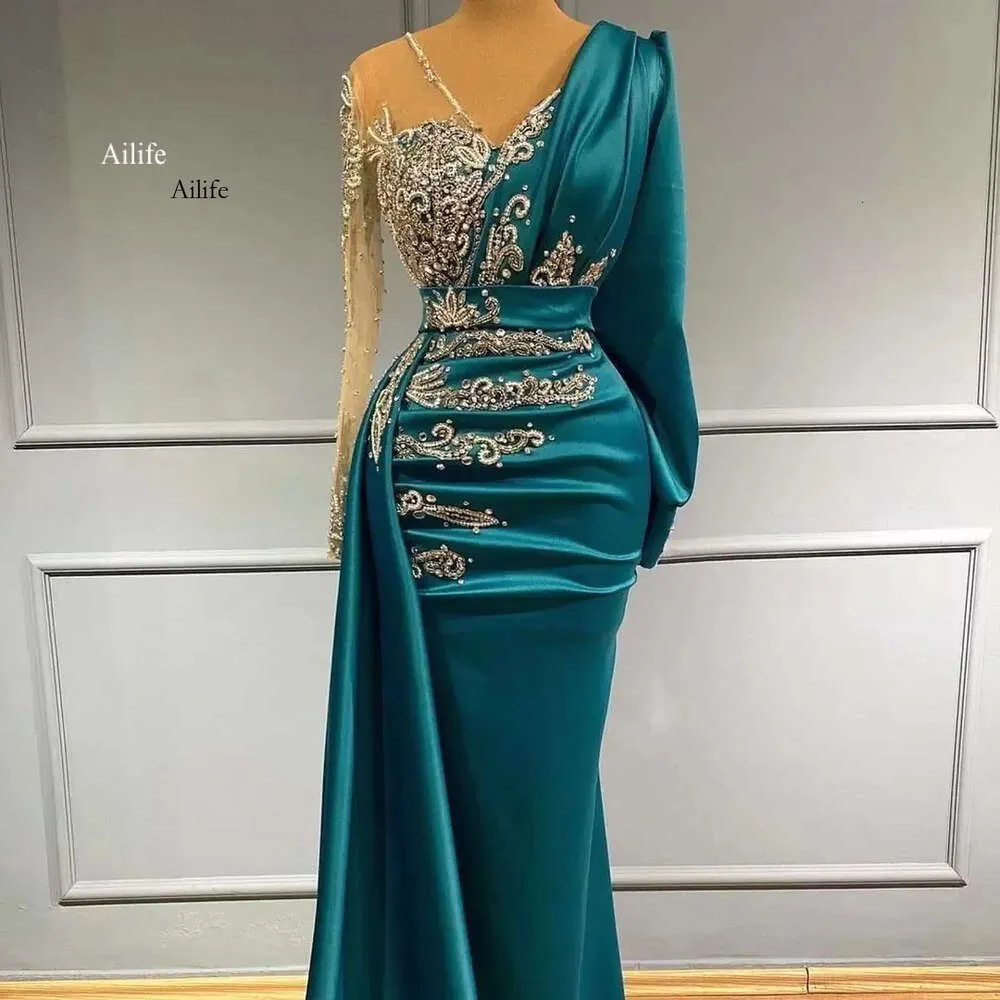 Luxury Long Sleeve Prom Evening Dresses Formal Occasion Wear Gold Appliques Beads Hunter Sheer Neck Arabic Robe de soriee BC10417