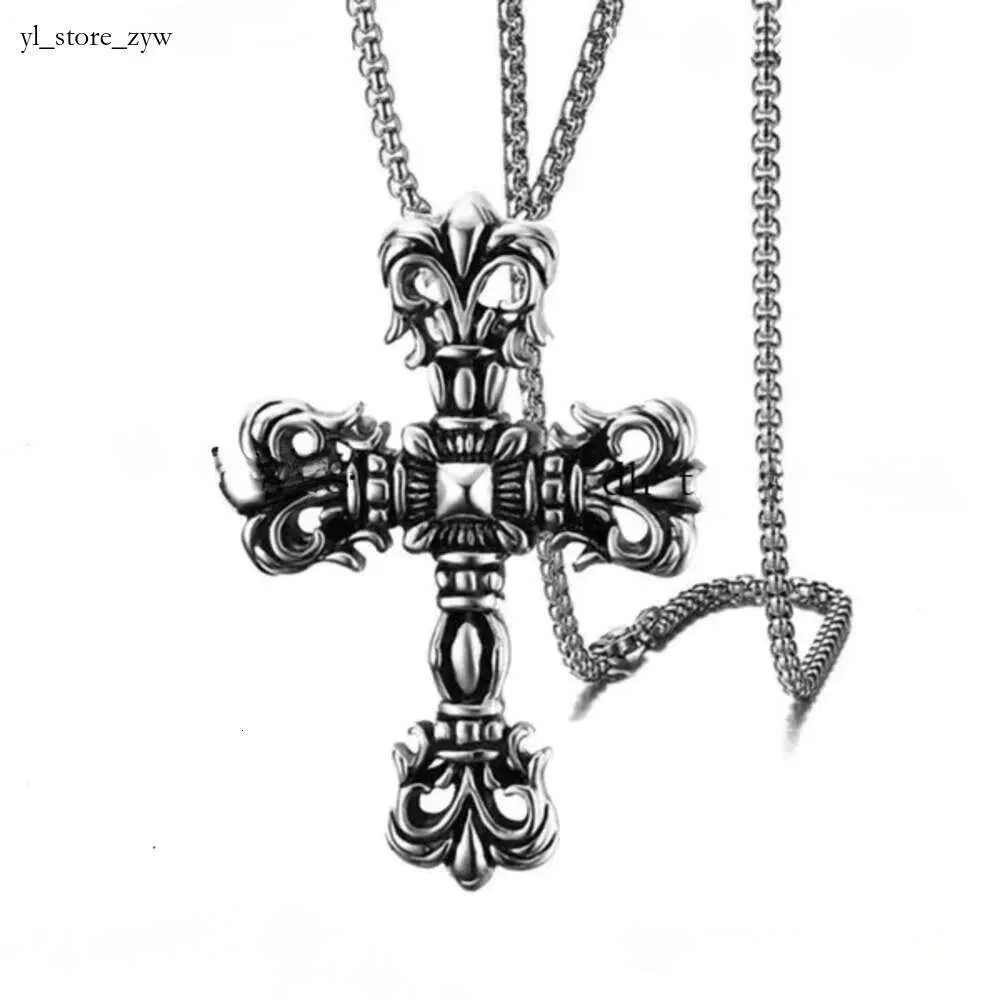 CH Designer Cross Pendant Necklace Chromes Titanium Steel Flower Flower Jewelry Heart Sweater Chain Lover Gift Sanskrit Fuild Fashion New Chromes Ring