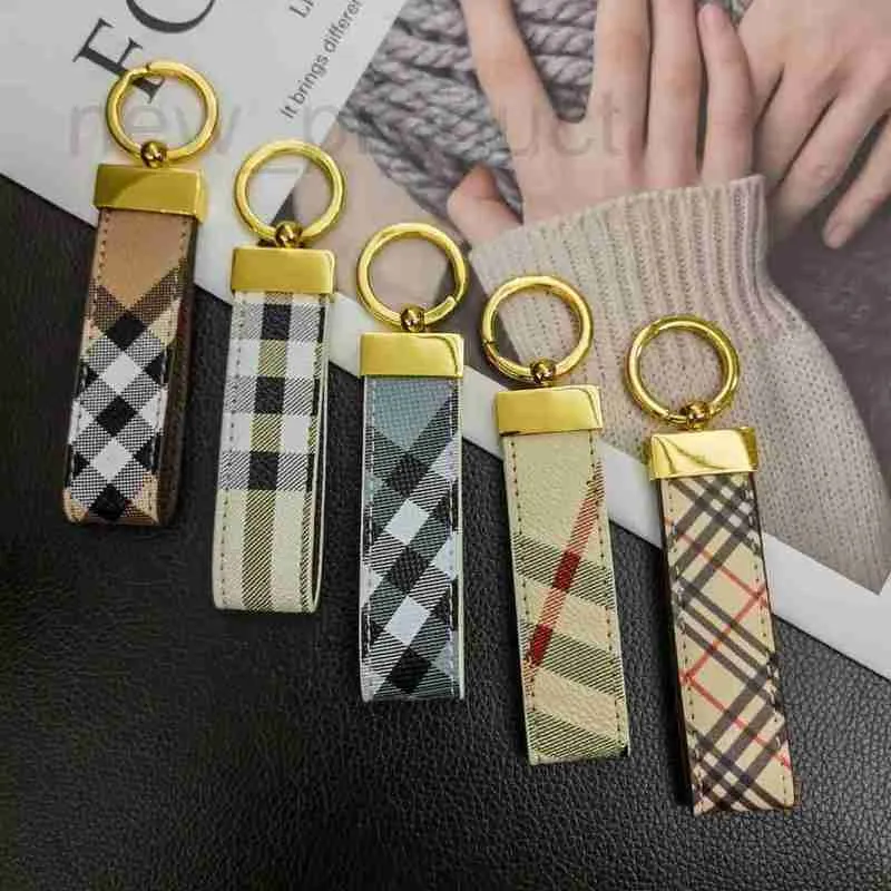 Keychains Lanyards Designer Classic Grid Pendant pour les clés de voiture Luxurious Keychain Diagonal Grid Pendants O5T0