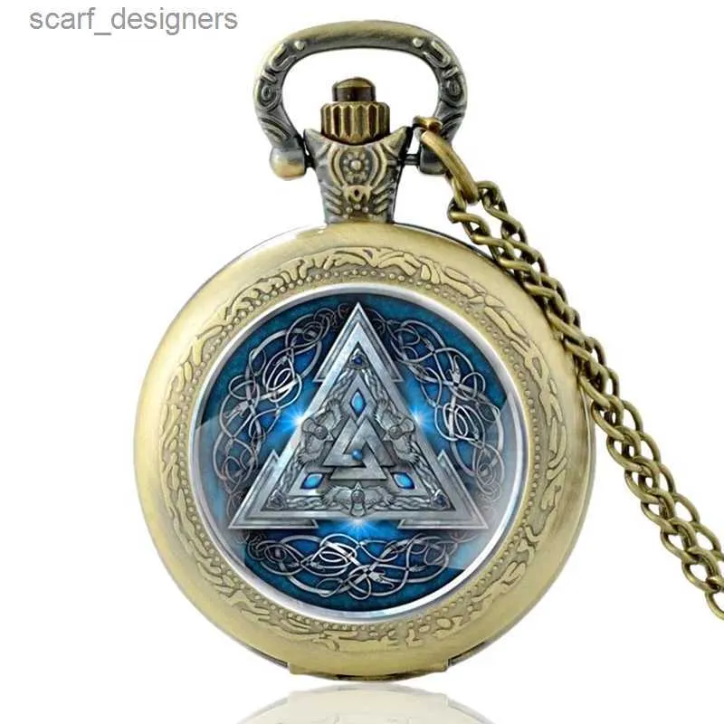 Pocket Watches Antique Bronze Viking Triangle Logo Glass Cabo Hole Quartz Pocket Retro Mens Pendant Necklace Gift Y240410