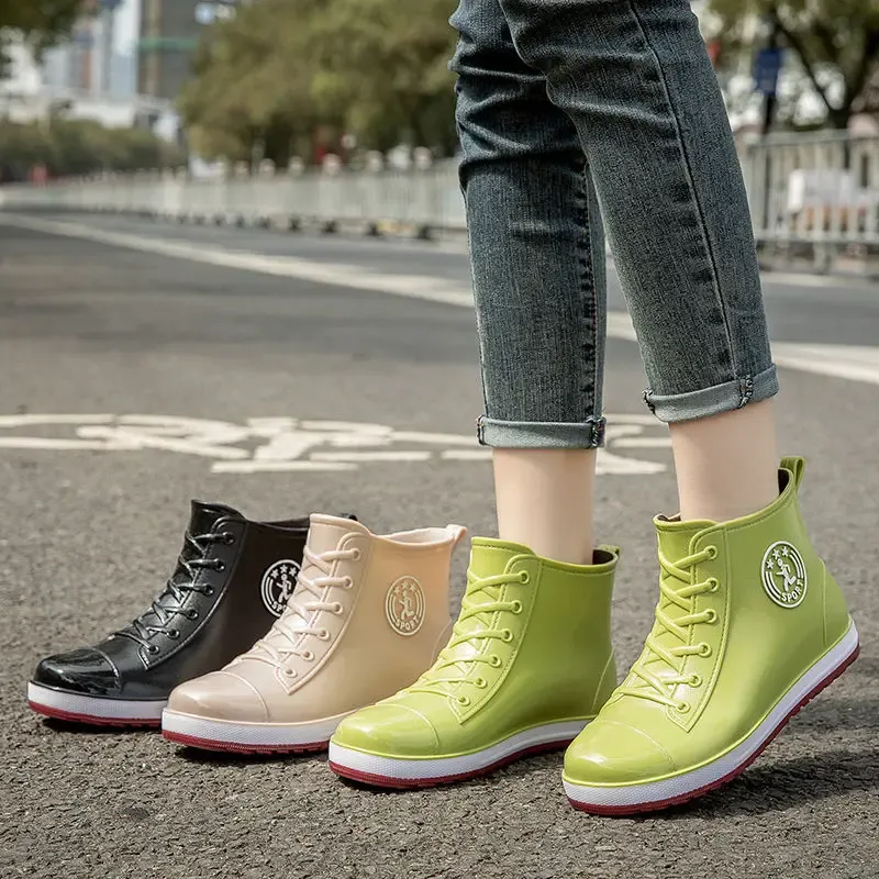 Nieuwe anti-odor waterdichte regenschoenen voor vrouwen Designer Red Bottom Lace Up enkel Rain Boots Woman Galoshes Soft Rainshoes Booties