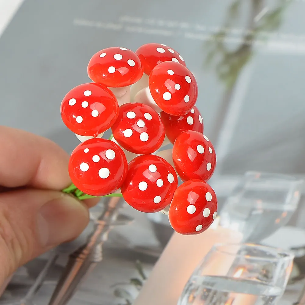 10/50/100pcs 1,5 cm mini -piankowy grzyb grzyb sztuczny kwiat rośliny Kids Painted DIY rzemieślniczy domek Dekoracja świąteczna