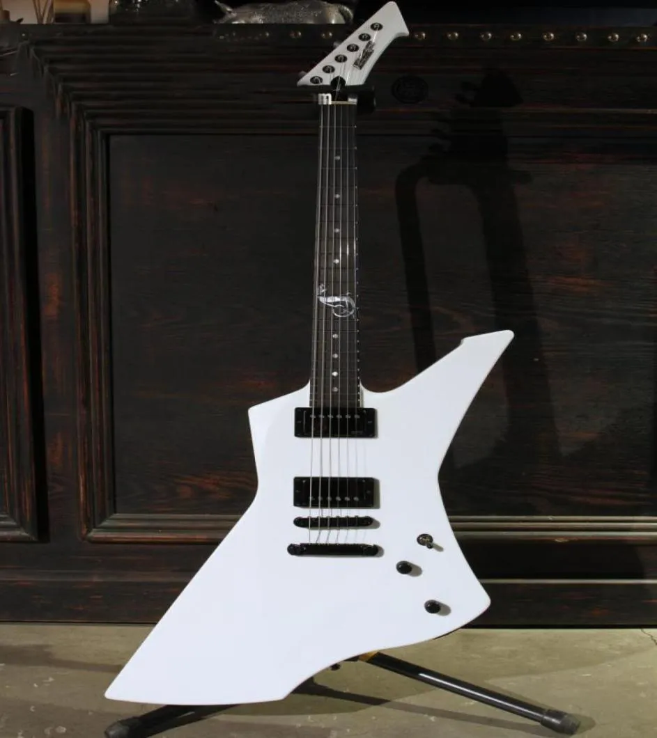 Custom Jame S Hetfield Guitar Explorer Explorer Snake Byte White Electric Guitar Rosewood Taste a batteria 9V Pickup attivi di Allg4609378