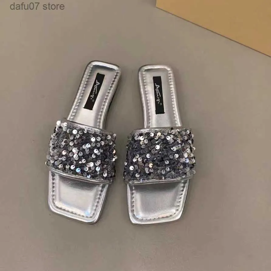 Sandali di pantofole Versione coreana Versione Rhinestone Sequestro Flip a fondo piatto per abbigliamento da donna Nuova Sandali aperti quadrati alla moda Sandali aperti Estate 2024 H240410