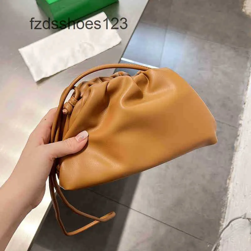 Piccolo classico a mano classico di lusso Bottegss Tote Bag Lady's Hand 2024 Venata Lady Single Designer Spalla Oblique Cross Bags Square ER0Q