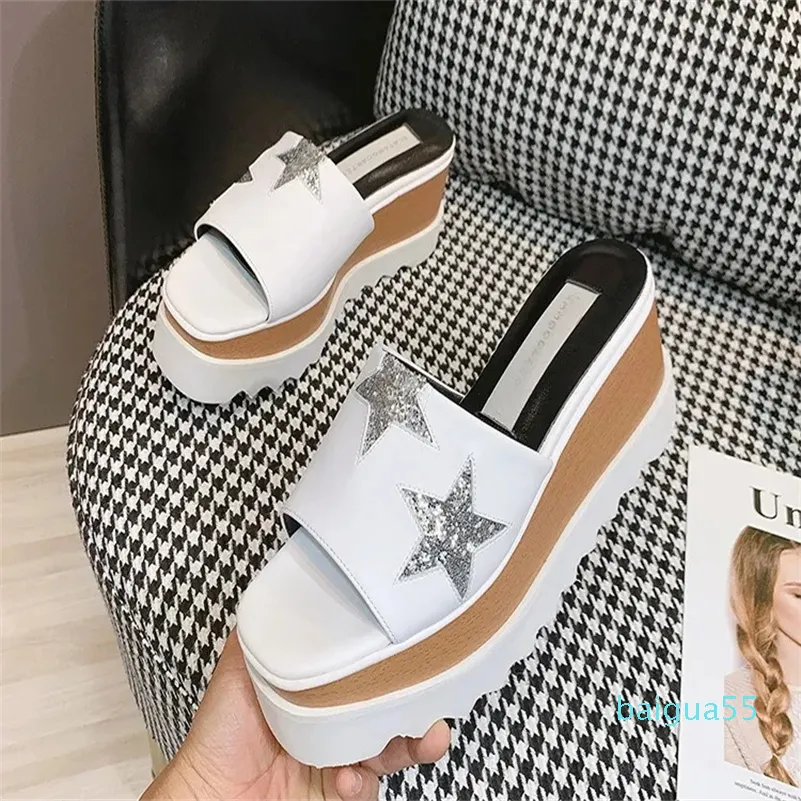 Femmes Luxury Fashion Slip-On Sandals en cuir Silver Star Femmes Sandales Platforme Dame Chaussures Dame 7cm Céner de coin Stripe coin Plateforme de coin