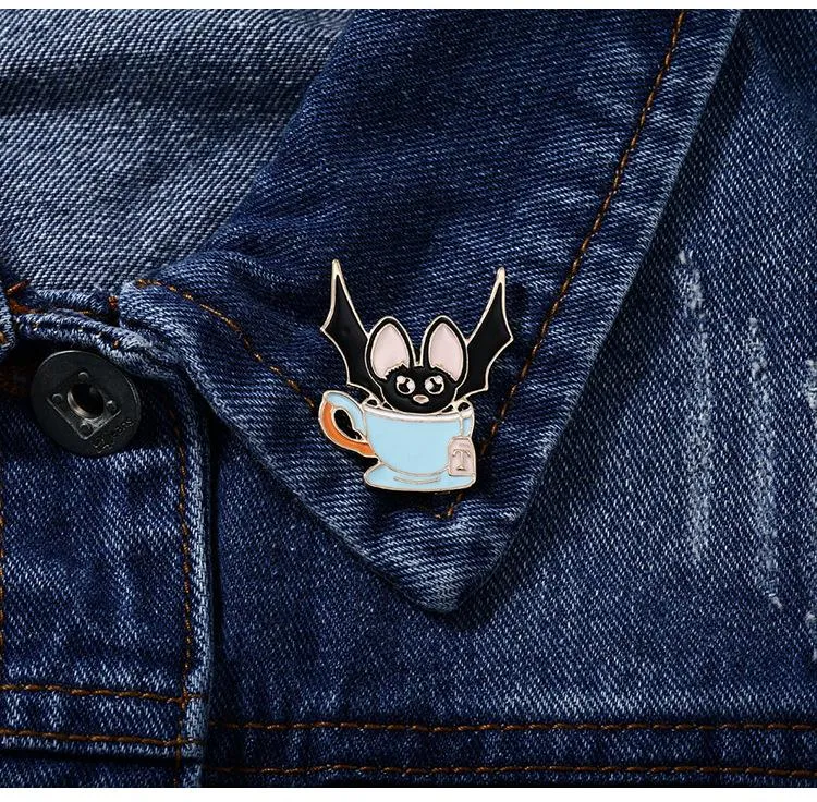 Halloween Series Brosch Creative Bat Funny Pin Badge Bag Hat Accessories Gothic Bat Emalj Brooch Pins Badge Lapel Pin Brooches Collar Jeans Jacket Fashion Jewelry