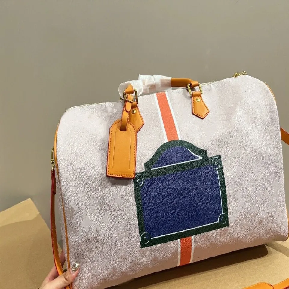 2023 Neuankömmlinge Designer Duffel Bags Männer hochwertige Leder -Reisetaschen Gepäck am Wochenende Tasche Day Clutch Gymbagentasche Puts223k