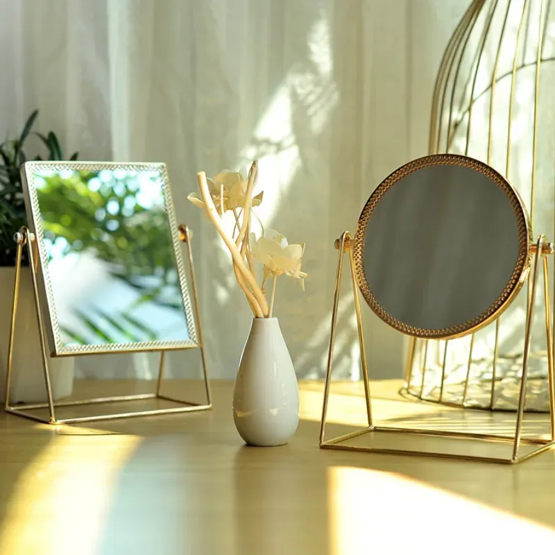 Rétro léger en métal européen miroir de maquillage doré à la maison carré rond de bureau rond miroirs décorn kawaii