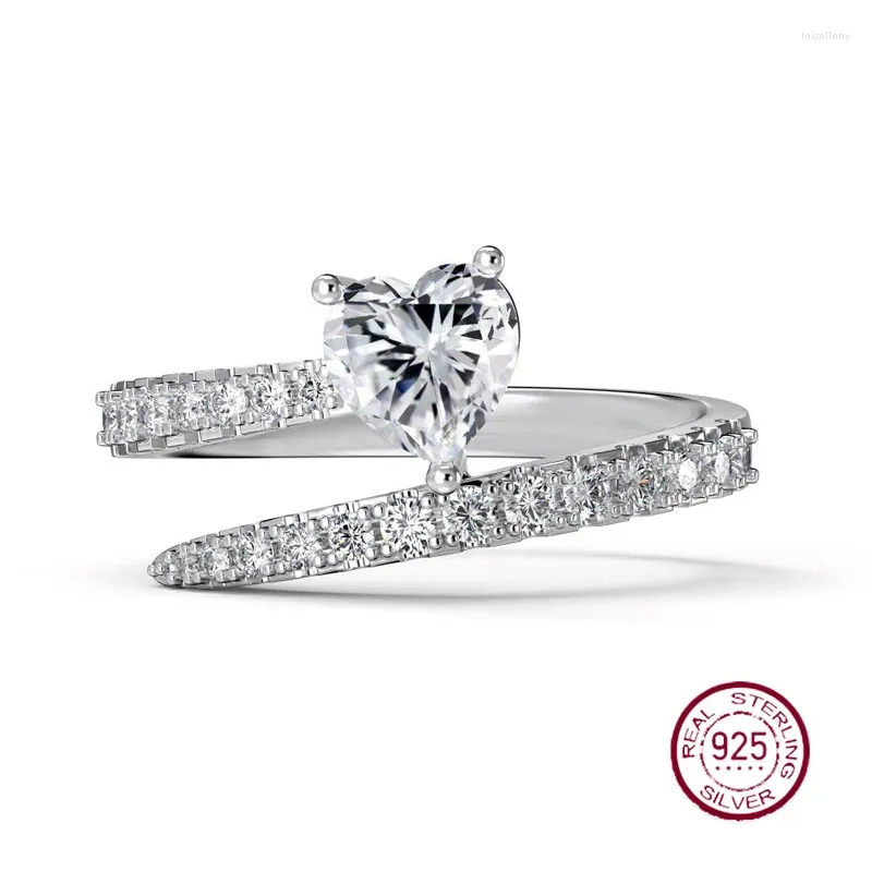 Anneaux de cluster Wedding S925 Anneau en argent sterling avec des diamants d'amour femelles Design à la mode luxe luxueux polyvalent quotidien