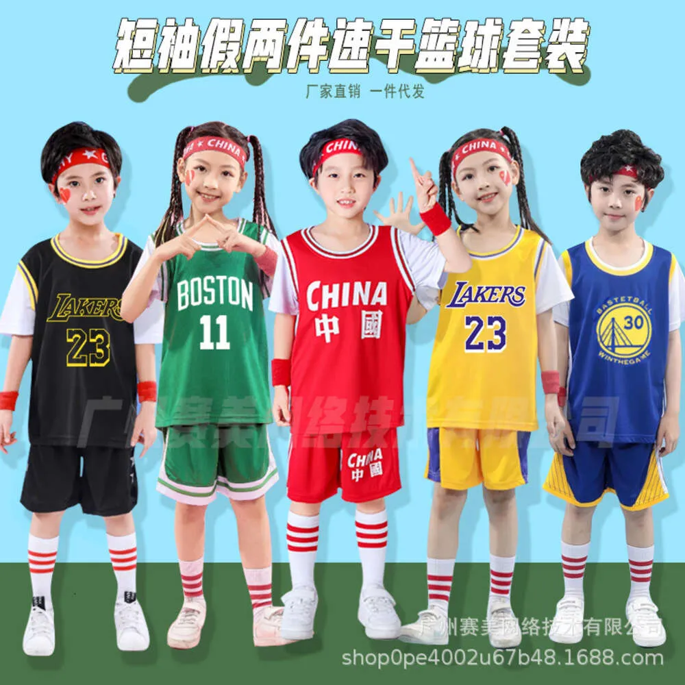 Futbol formaları çocukların sahte iki parçalı kısa kollu hızlı kurutma basketbol takım elbise erkekler için erkek çocuklar ilkokul öğrencileri performans eğitim kıyafetleri