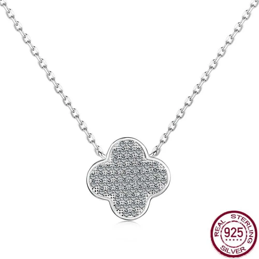 Pendant Necklaces New S925 Sterling Silver Womens Necklace with Full Zircon Inlaid Clover Design Fashionable Womens Necklace Wedding Jewelry 240410