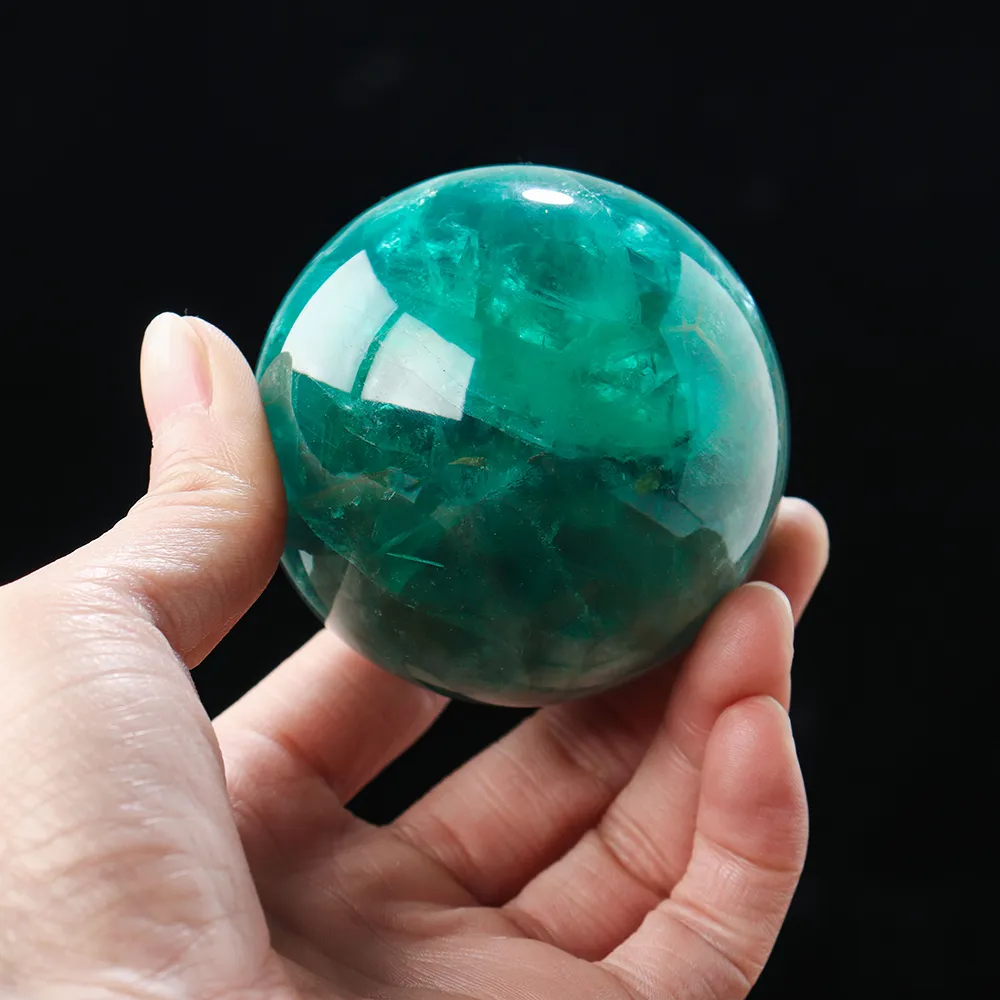 Yüksek kaliteli enerji feng shui dekoratif doğal yeşil florit kristal topu sağlık tedavi hediyesi