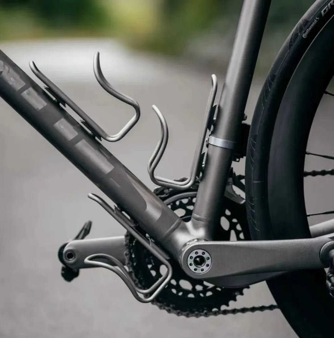 Ultralight Bottle Holder for Bike Titanium Water Bottle Cage Bicycle 35G med gratis bultar Universal MTB Road Bike