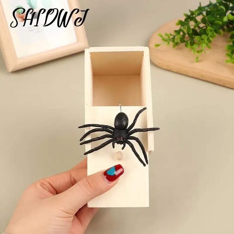 Деревянная шутка Практическая шутка Home Scare Toy Box Gag Spider Party Parents Friend Friend Flay Joke Gift Box