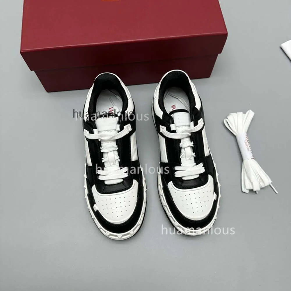 Casual Round Outside Valenstino New Autumn Sneakers Designer with Color Blocking Shoes Thick Soled Sports Small White Trainer High-end 4GC7