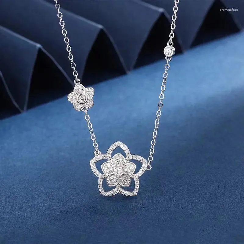 Chains 2024 S925 Silver Hollow Five Petal Flower Necklace Women's Shaped Wild Small Pendant