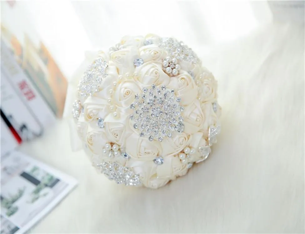 White Bridal Wedding Bouquet de Mariage Pearls Bridesmaid Artificial Wedding Bouquets Flower Crystal Buque de Noiva 20209886510