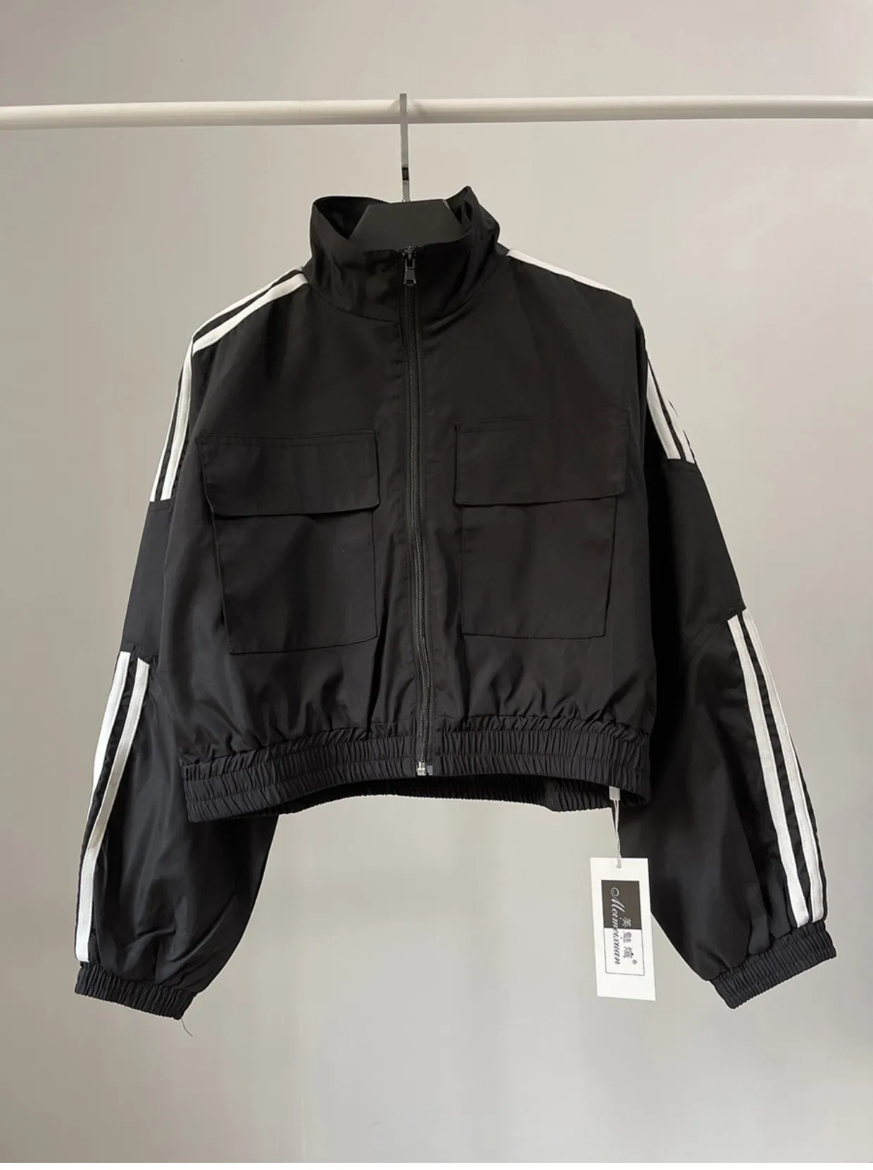 Sporty Cargo Jackets for Women - Windproof, Water-Resistant