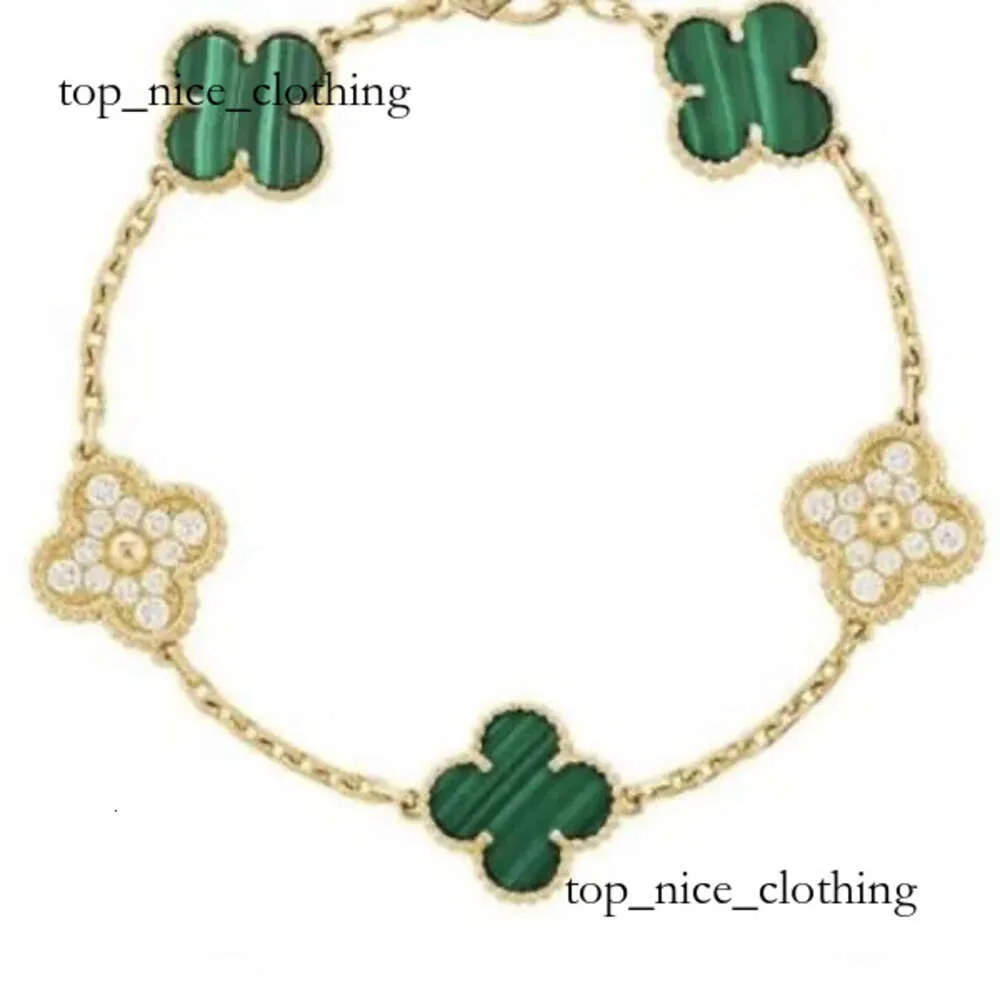 Elegant Mother-of-pearl Bracelets for Women and Men High Quality Gold Plated Classic Fashion Charm Bracelet Four-leaf Clover Designer Jewelry 682