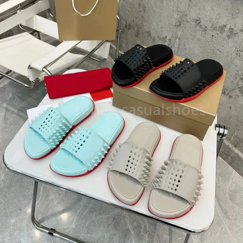 Män röda botten tofflor designer nit sandaler män glider platta skor sommarspik röd tjock sula utomhus sandal storlek 39-46