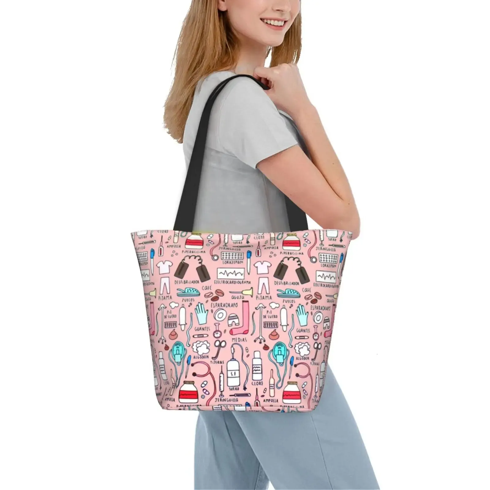 かわいい漫画の看護師パターン女性大手買い物客のトートバッグ折りたたみ可能なエコ女性旅行ハンドバッグ高品質のショッピングショルダー240328