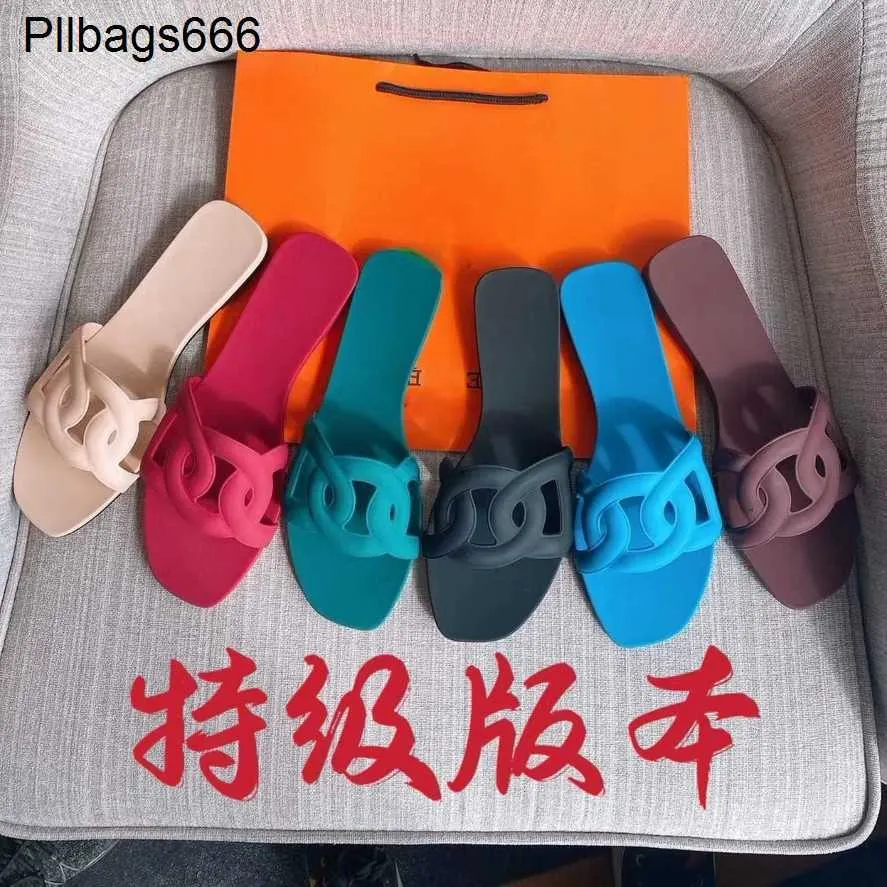 Sandals Orans Slippers Summer Summer Cozent Pig Narizflat Bottom para fora vestindo chinelos legais para feminino 2024 Summer New Turist Férias uma palavra geléia de praia