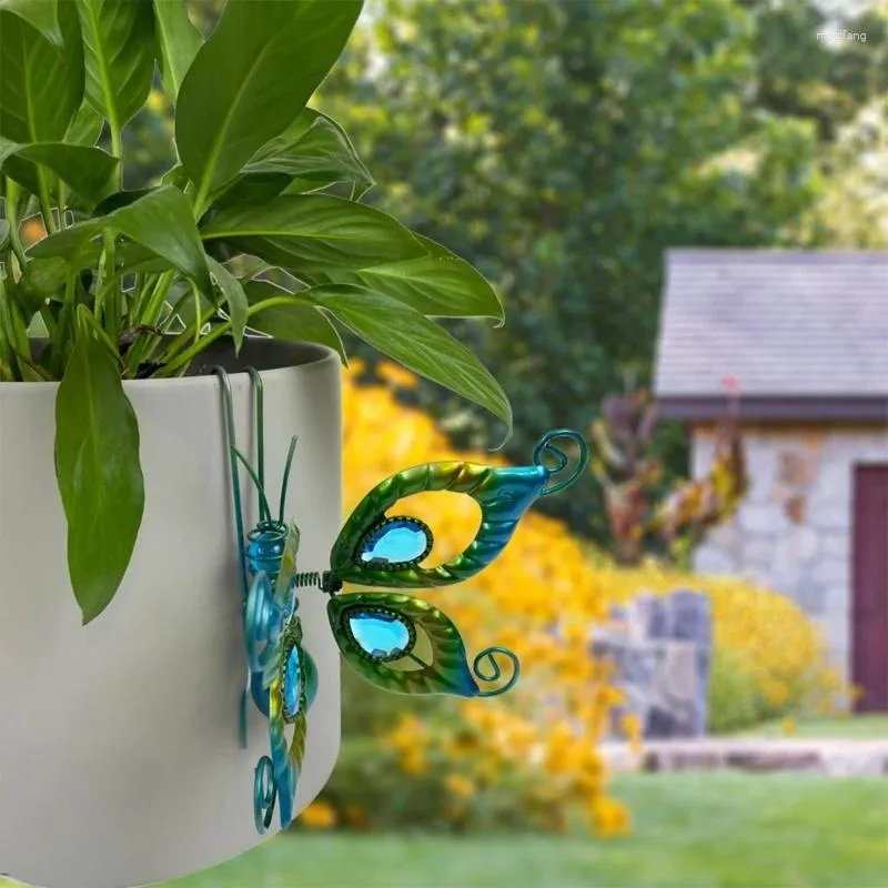 Садовые украшения металлические бабочки на открытом воздухе