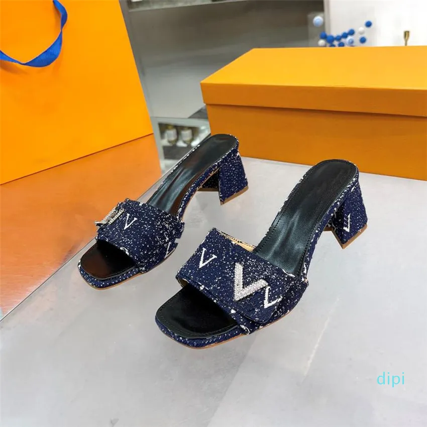 15A Pustbag Women Scarpe Designer Sandali Sandali di qualità Sandali altezza del tallone e Sandalo Slifori di scarpe piatte