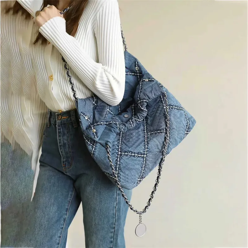 Denim Çöp Çanta Tasarımcısı Kadın Omuz Torbası Gümüş Donanım Lüks El Çantası Para Matelasse Zincir Crossbody Alışveriş