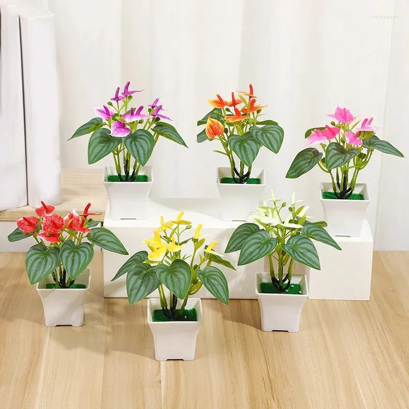 Dekorative Blumen künstlicher Anthurium Bonsai Plastik Palmgrüne Pflanzen Simulationspflanze für Heimtisch Gartenparty Dekor Ornament