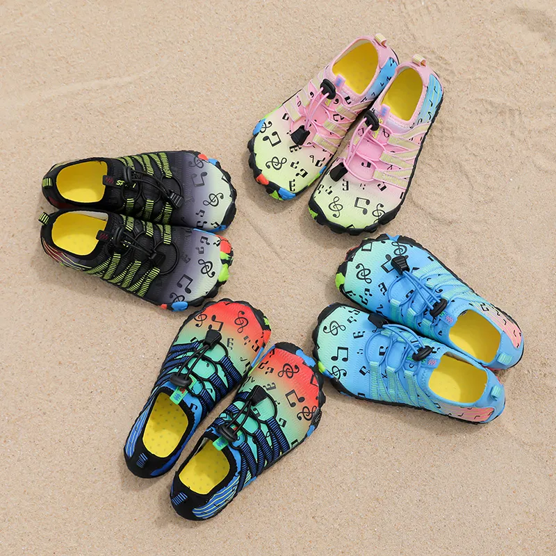 Scarpe a piedi nudi anti-slip per bambini, calze d'acqua, scarpe da ginnastica all'aperto, bambini che guadano, scarpe sportive in kayak, calzature da spiaggia, 2023