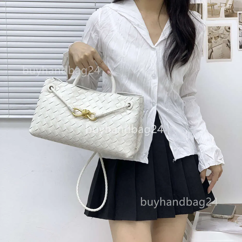 Crossbody Lady Knitted Bottgas Horizontal Venetas Single West/East Bag Cowhide Andiamo Women's Designer Shoulder Bags Handbag Summer New 2509